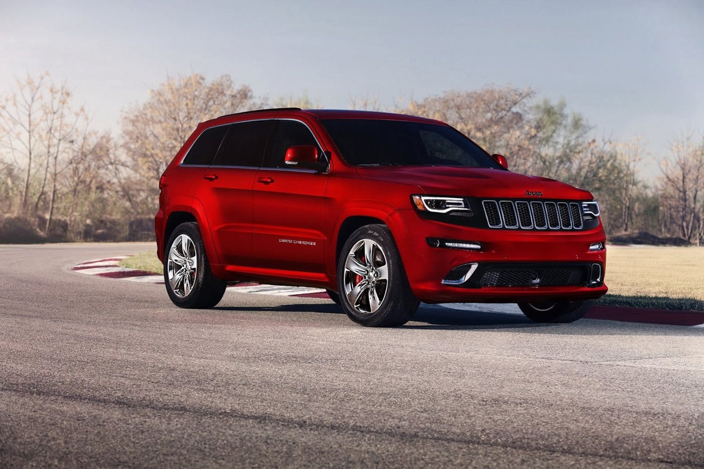 Jeep Grand Cherokee On-Road Image